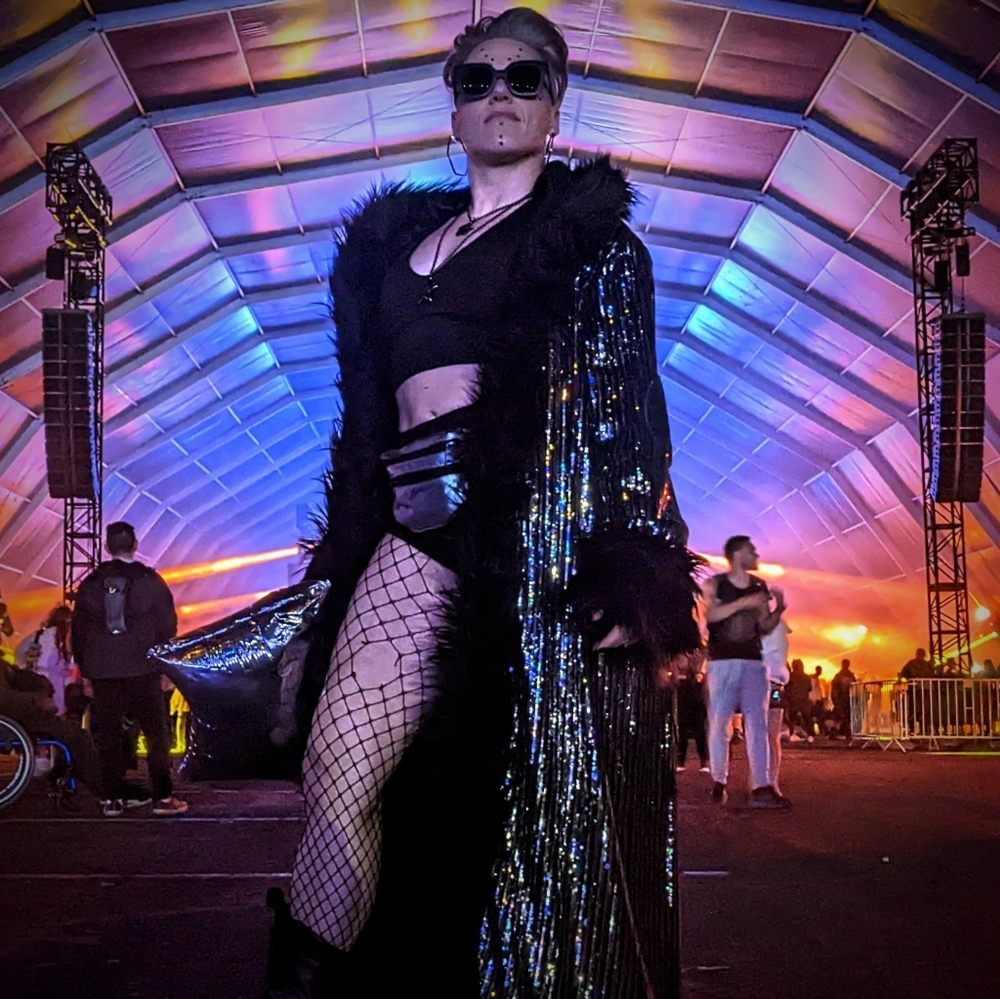 Meet your Posher, J. Marit